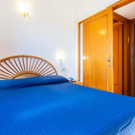Villa Ginestra Vila *